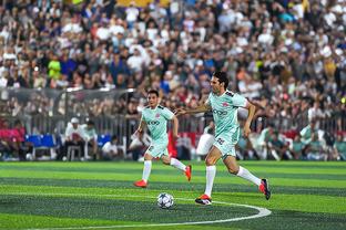 Mở màn hiệp hai 34 giây, Kourou ghi 13 bàn trong sự nghiệp Tottenham và đuổi kịp Modric